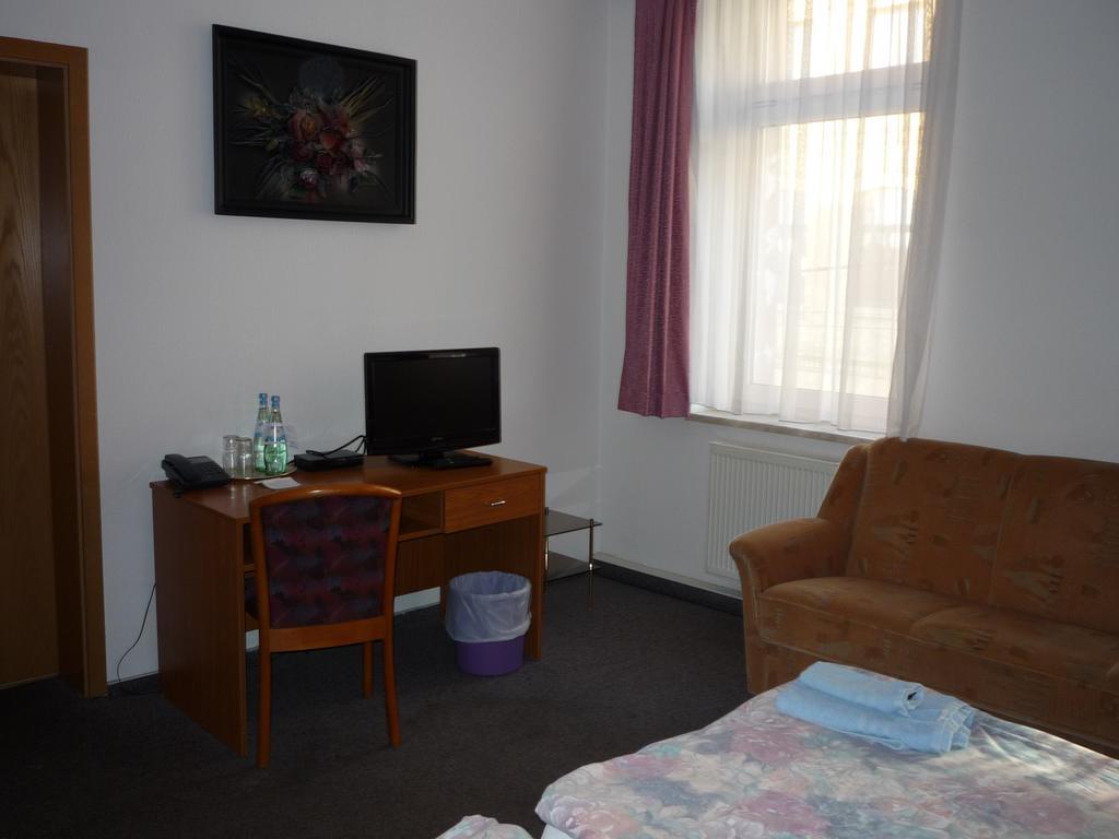 Gasthof & Pension Hause Halle  Kamer foto
