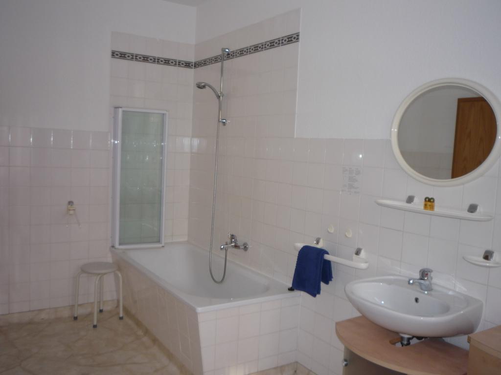 Gasthof & Pension Hause Halle  Kamer foto