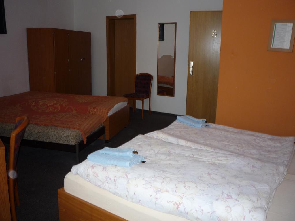 Gasthof & Pension Hause Halle  Kamer foto